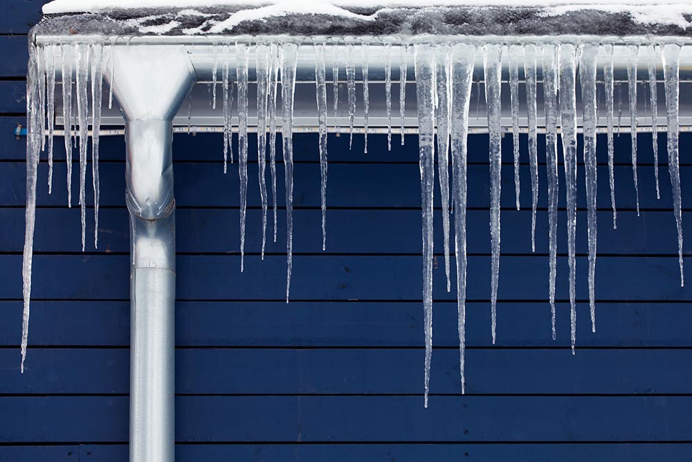 Gutter Care and Maintenance During Winter: “How to Prevent Ice Damage and Keep Your Home Safe”